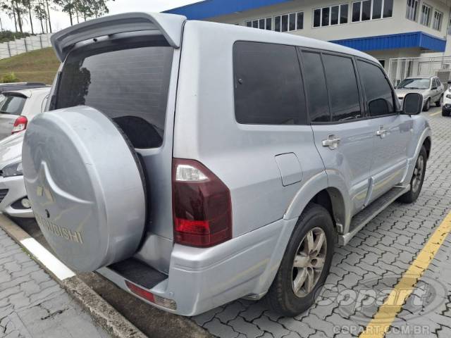 2005 MITSUBISHI PAJERO FULL 
