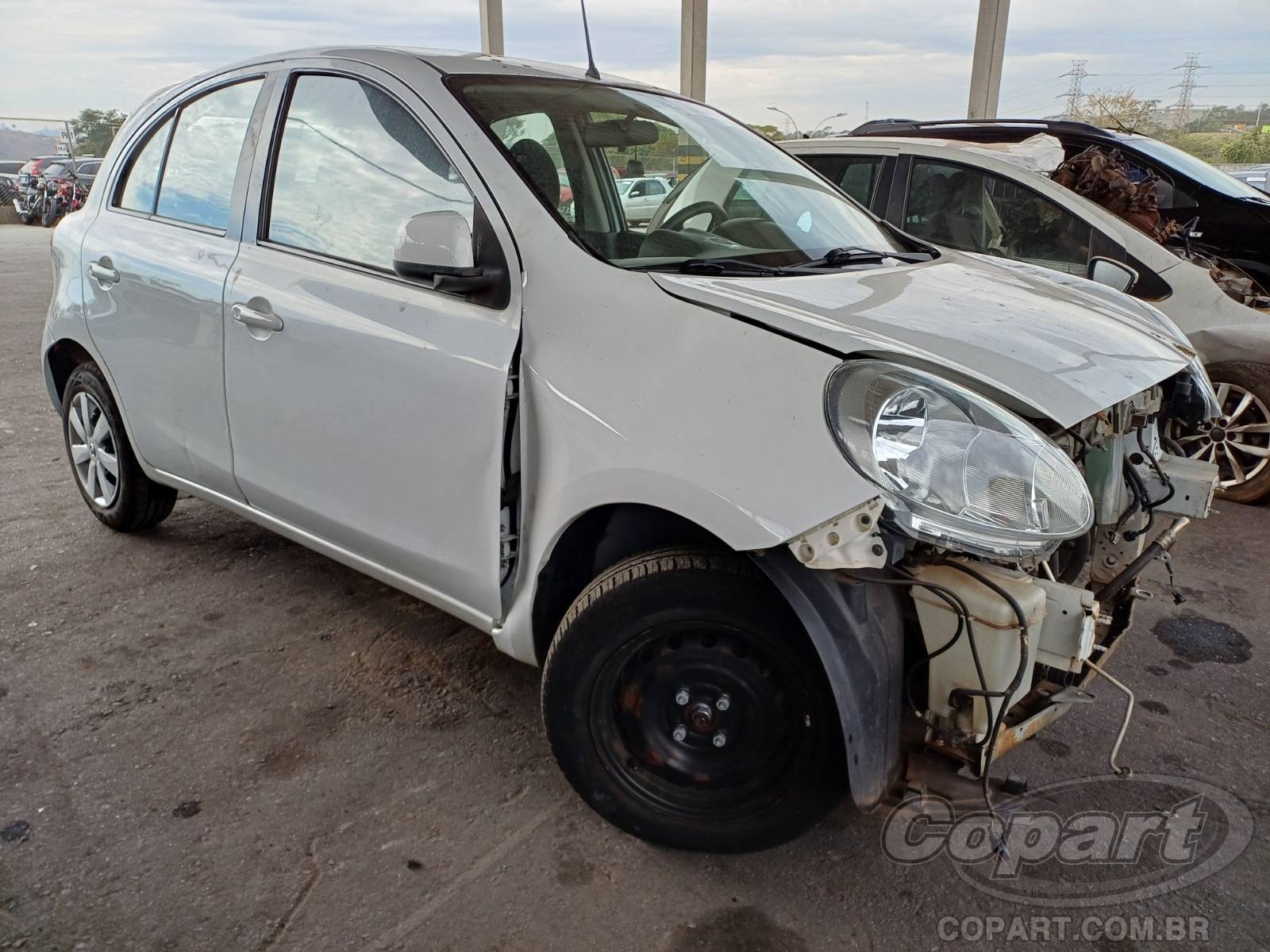 Veículo Nissan March NISSAN MARCH 2013 2014 em leilão