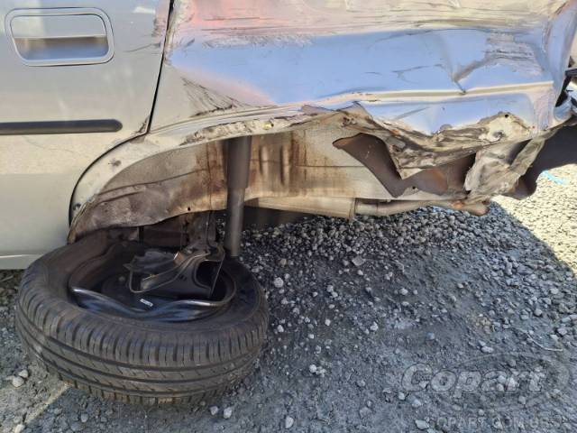 1999 CHEVROLET CORSA SEDAN 