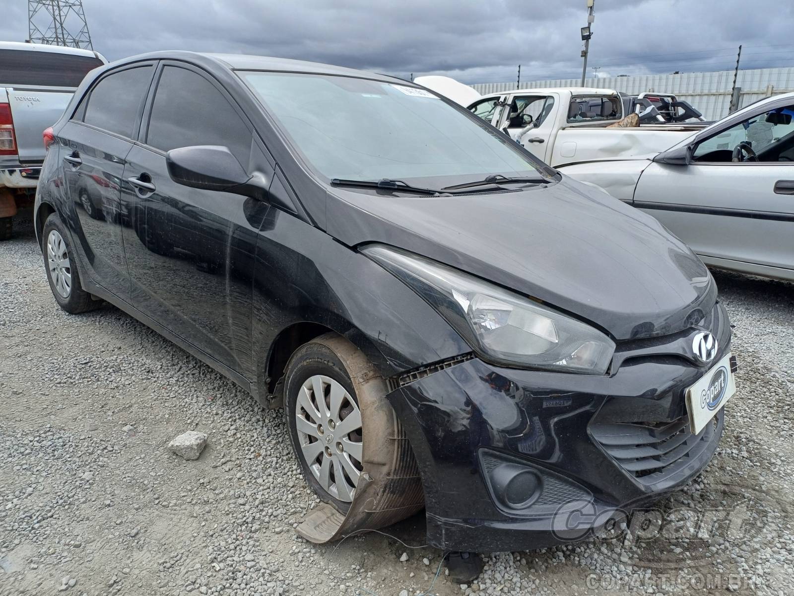 Veículo Hyundai HB20 Hyundai HB20 Comfort 1.0 12V CVVT 2013 Colisão Média Monta 2013 em leilão
