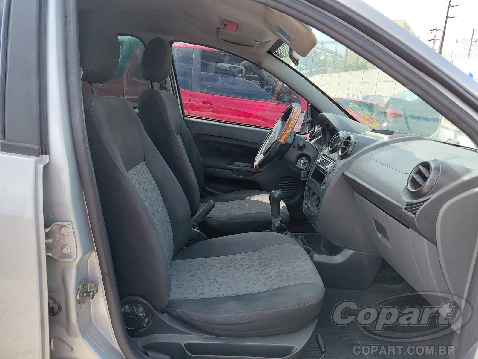 2011 FORD FIESTA SEDAN — foto 5 de 11