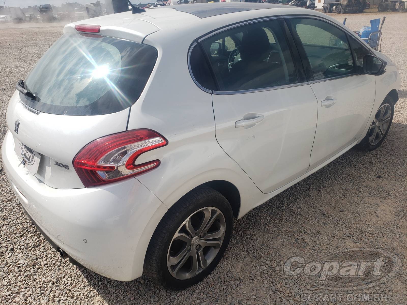Foto 4: 2014 PEUGEOT 208