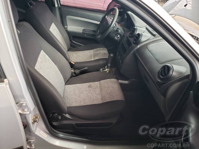 2009 FORD FIESTA 