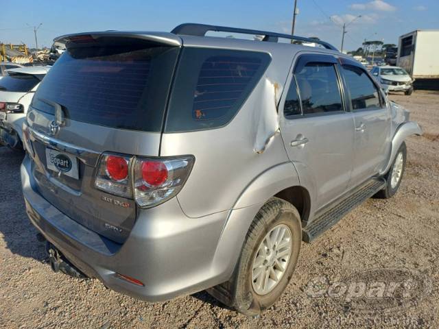 2015 TOYOTA HILUX SW4 