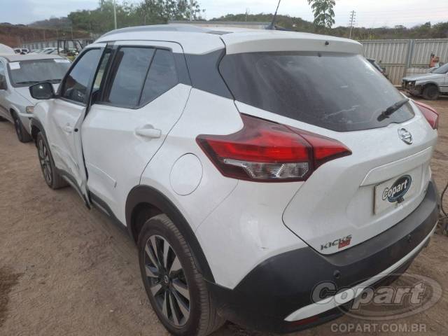 2017 NISSAN KICKS 