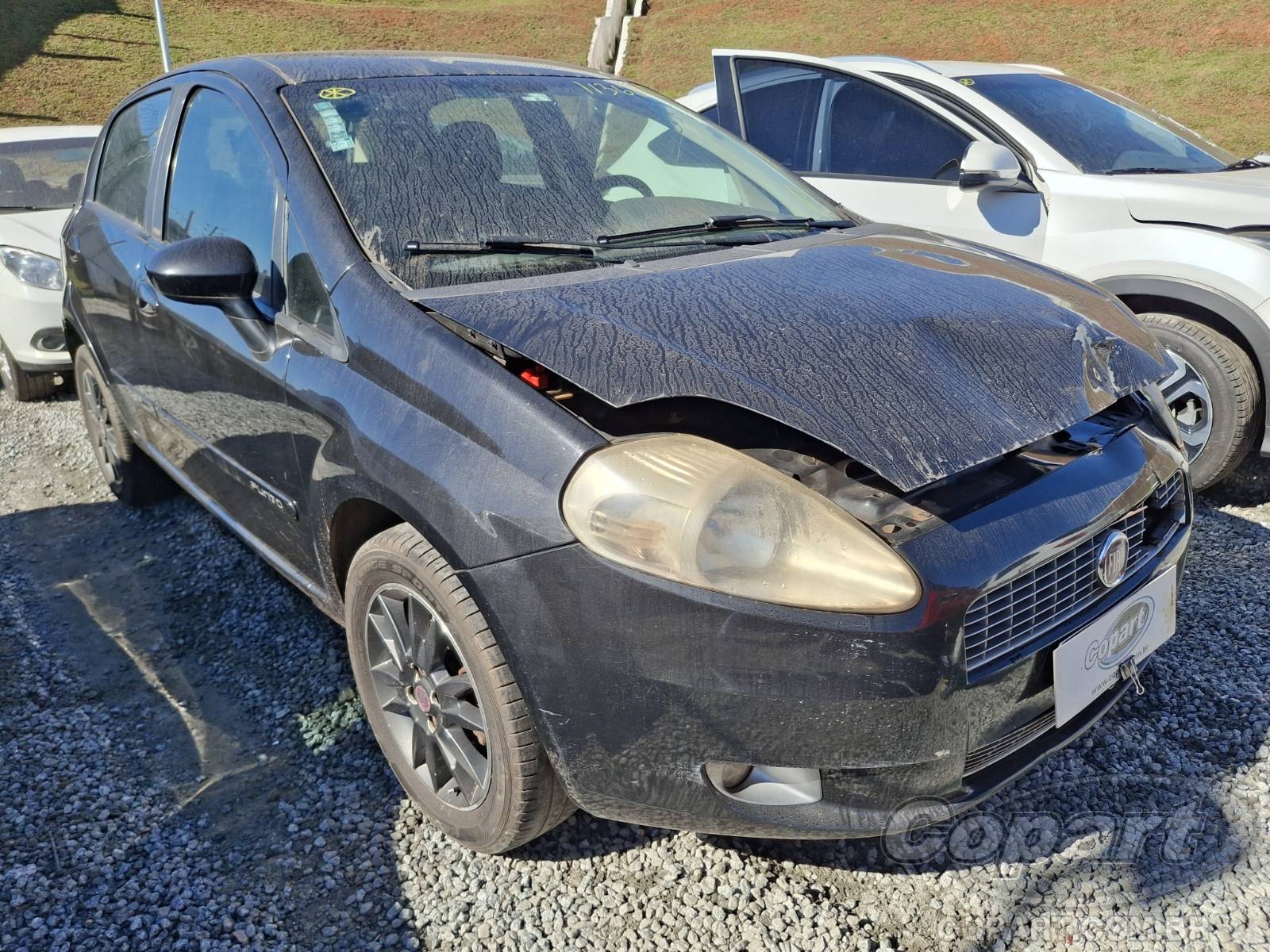 Veículo Fiat Punto Fiat Punto Essence 1.6 16V 2011 Colisão Frontal 2011 em leilão