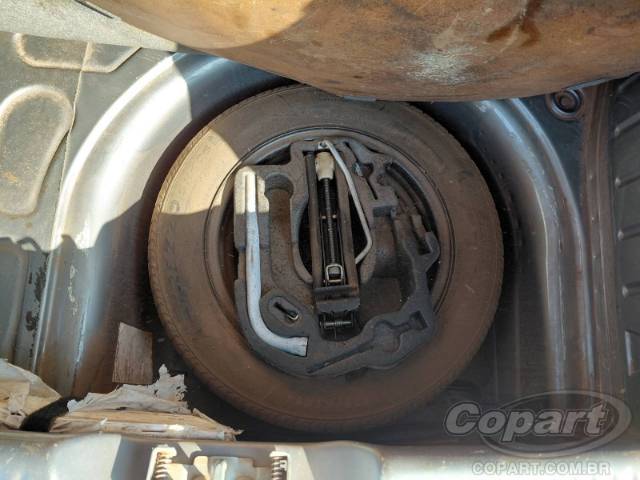 2004 VOLKSWAGEN FOX 