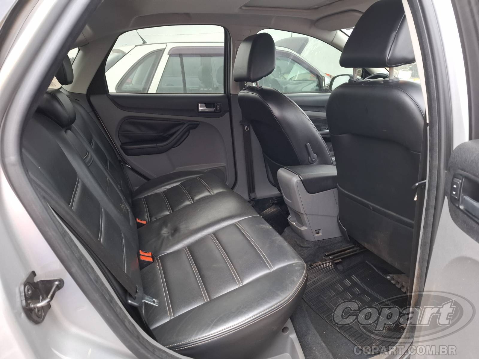 Foto 6 de 13: 2012 FORD FOCUS SEDAN