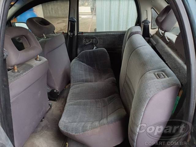 1998 CHEVROLET CORSA SEDAN 