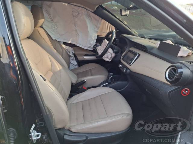 2017 NISSAN KICKS 