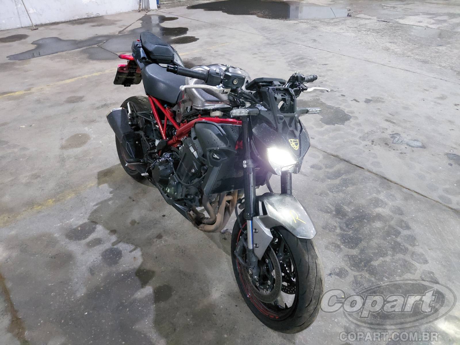 Kawasaki Z900 2026 em leilão