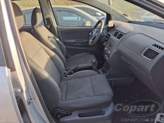 2013 VOLKSWAGEN FOX 