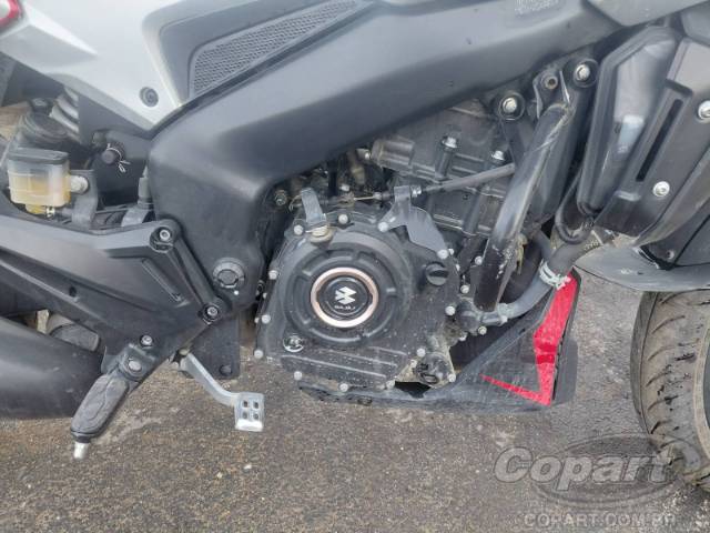 2025 BAJAJ DOMINAR 