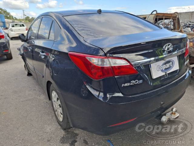 2015 HYUNDAI HB20S 