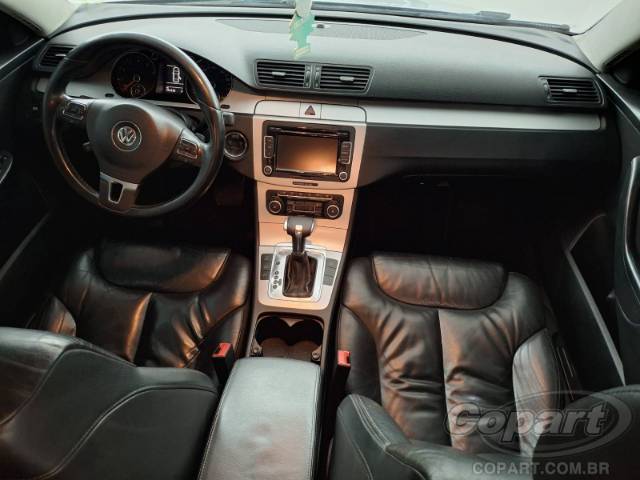 2010 VOLKSWAGEN PASSAT 
