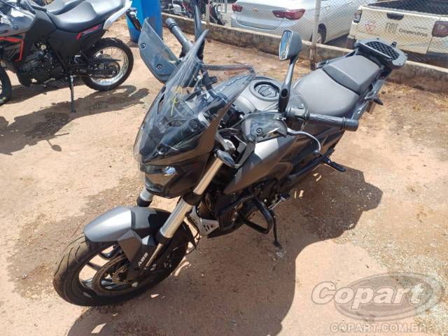 2025 BAJAJ DOMINAR 