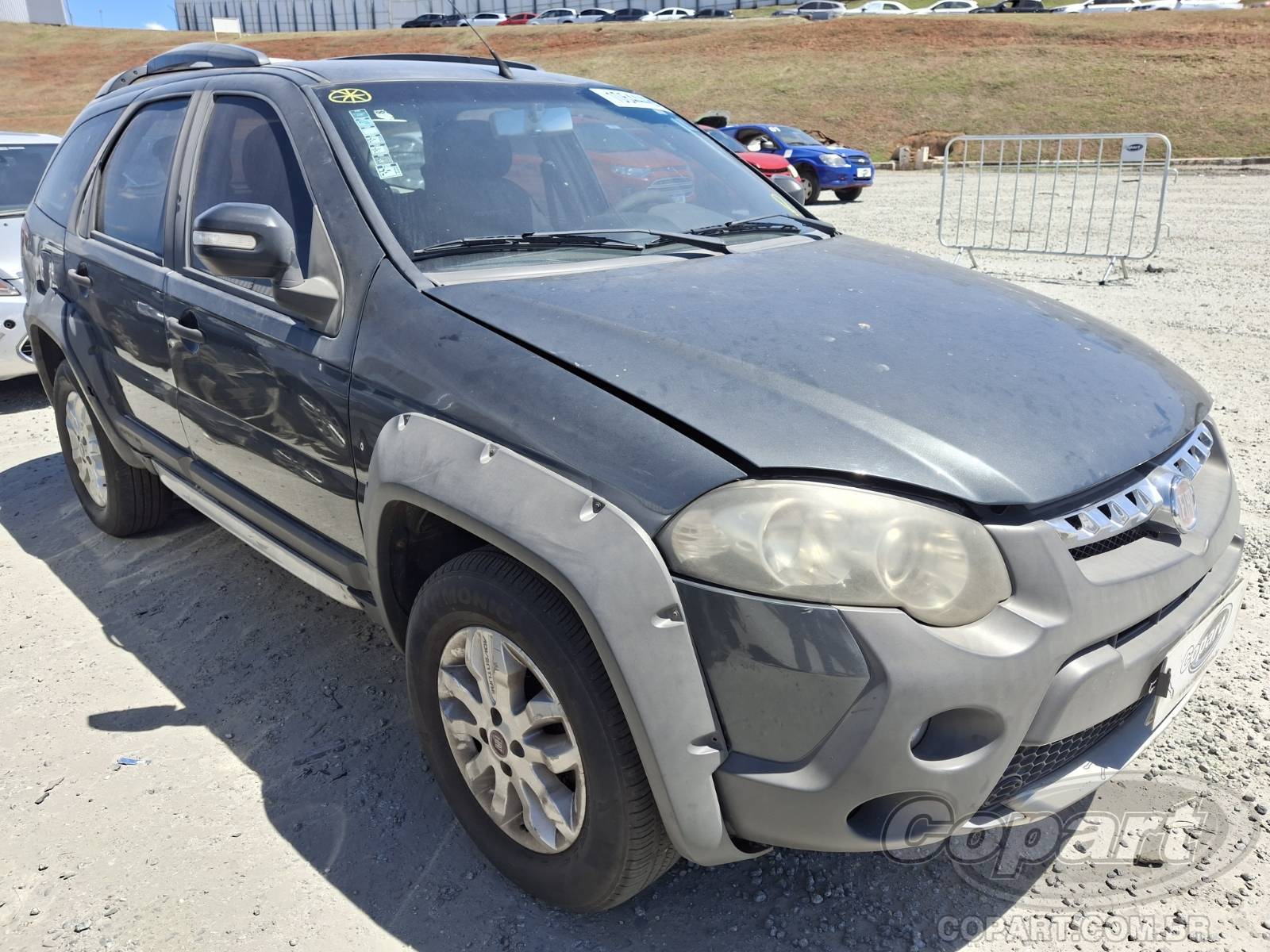 Veículo Fiat Palio Weekend FIAT PALIO WEEKEND ADVENTURE 1.8 16V E.TORQ FLEXIVEL ALCOOL/GASOLINA 2013/2014 2014 em leilão