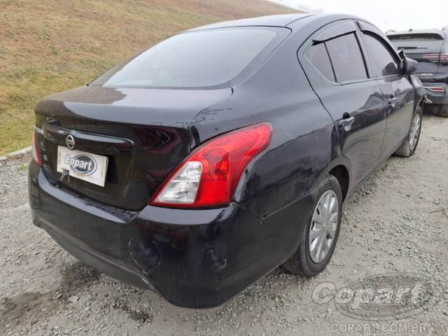 2017 NISSAN VERSA 