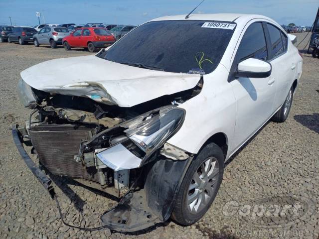 2017 NISSAN VERSA 