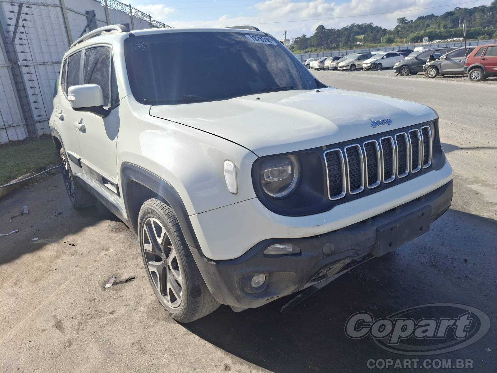 Veículo Fiat Renegade JEEP RENEGADE 2021 SUV Pequenos 2021 em leilão