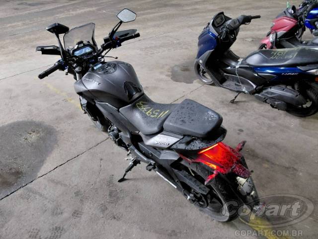 2025 BAJAJ DOMINAR 