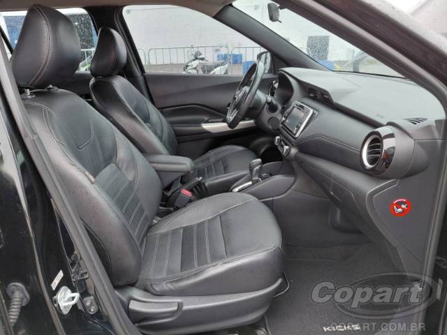 2017 NISSAN KICKS 