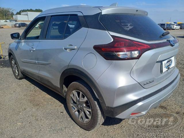 2022 NISSAN KICKS 