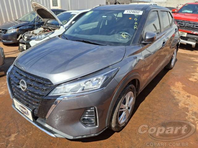 2025 NISSAN Kicks Play 