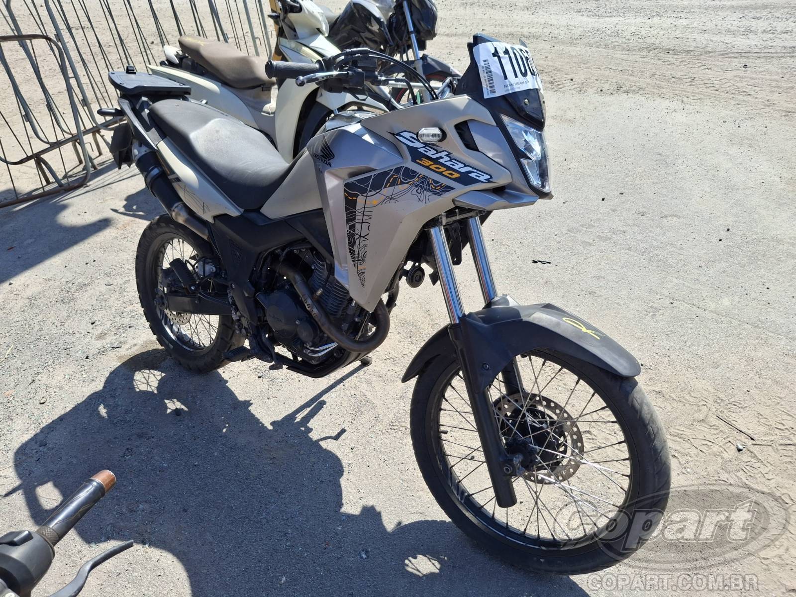 Honda XRE Sahara 300