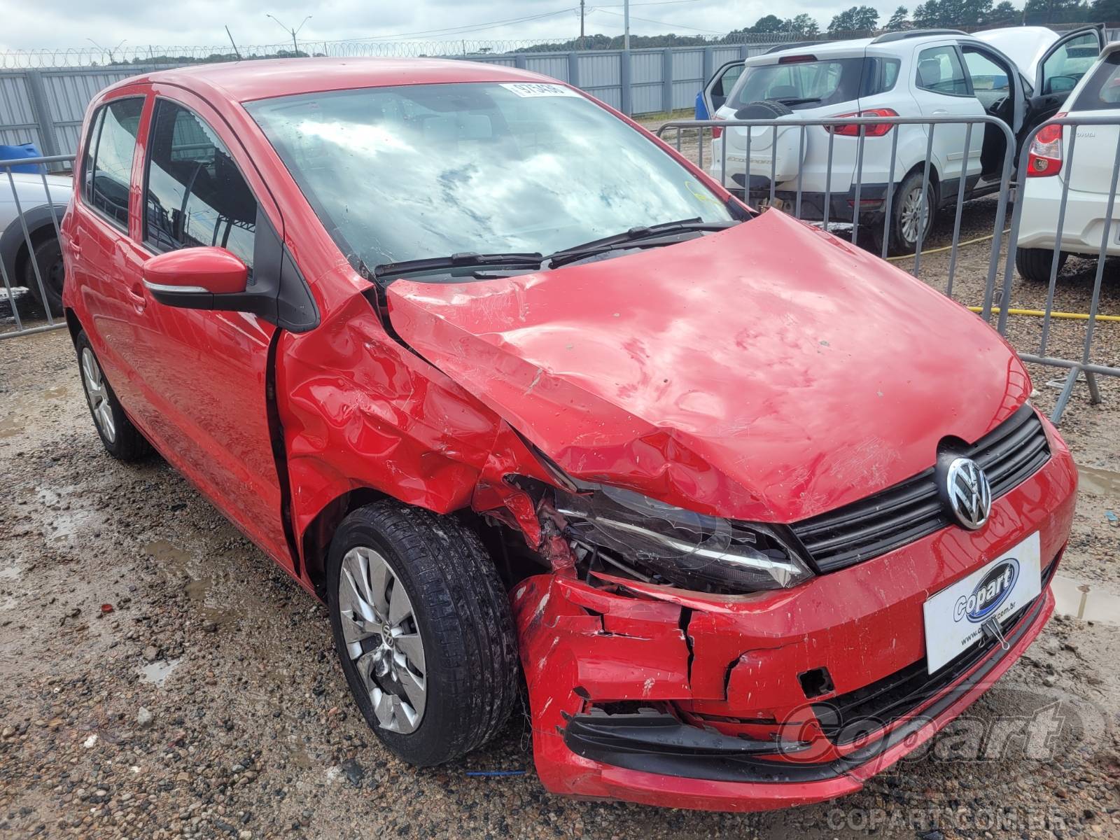 Veículo VW - VolksWagen Fox Volkswagen Fox Trendline 1.0 Total Flex 2015 Colisão Média Monta 2015 em leilão