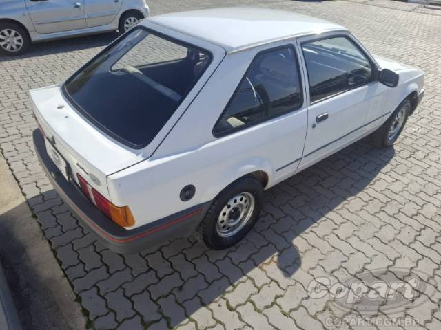 1995 FORD ESCORT 