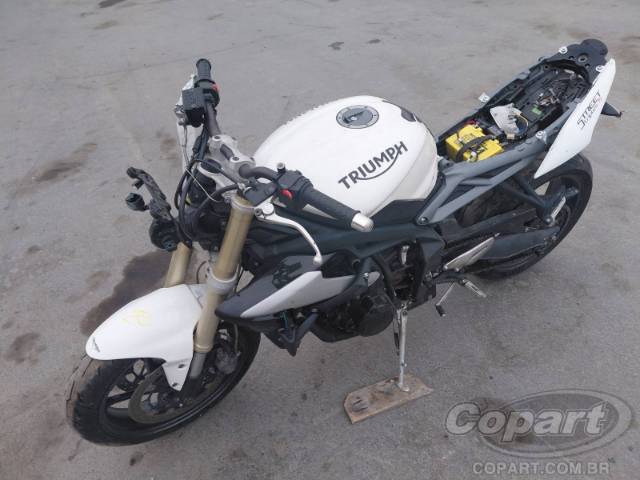 2015 TRIUMPH STREET TRIPLE 