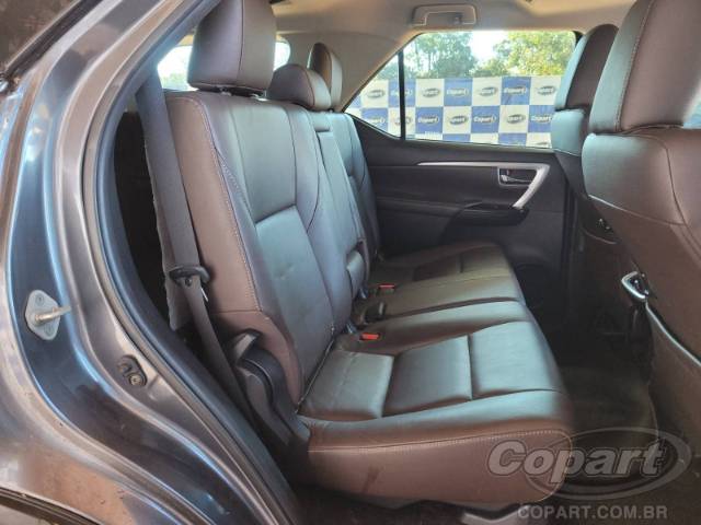 2017 TOYOTA HILUX SW4 