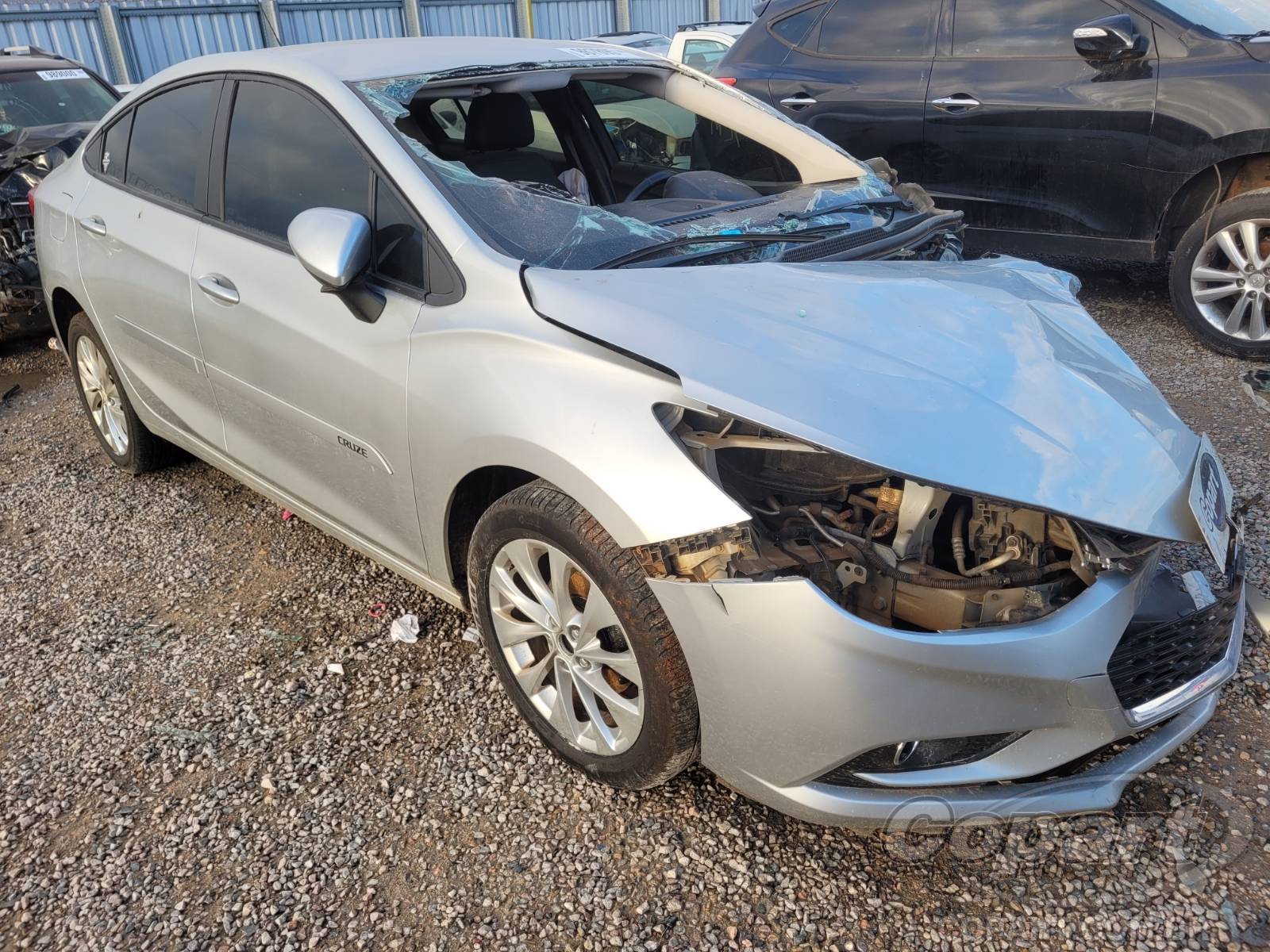 Chevrolet Cruze LT AT 1.4 16V Ecotec Turbo 2017 Médio Dano Frontal