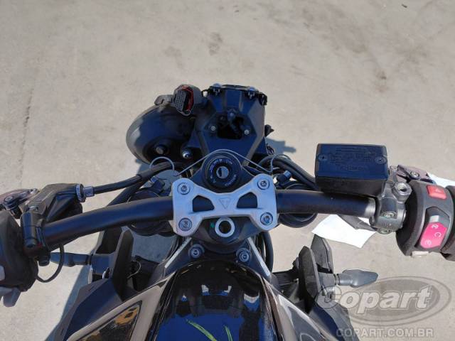 2025 TRIUMPH STREET TRIPLE 