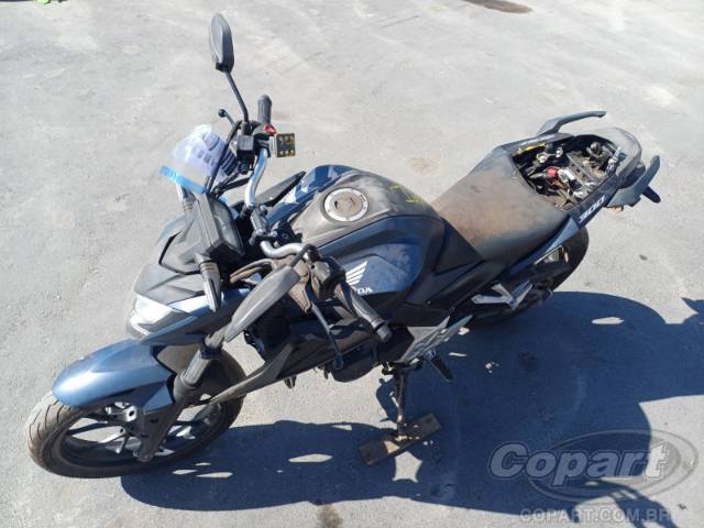2025 HONDA CB 300F 