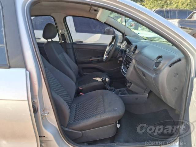 2016 VOLKSWAGEN VOYAGE 