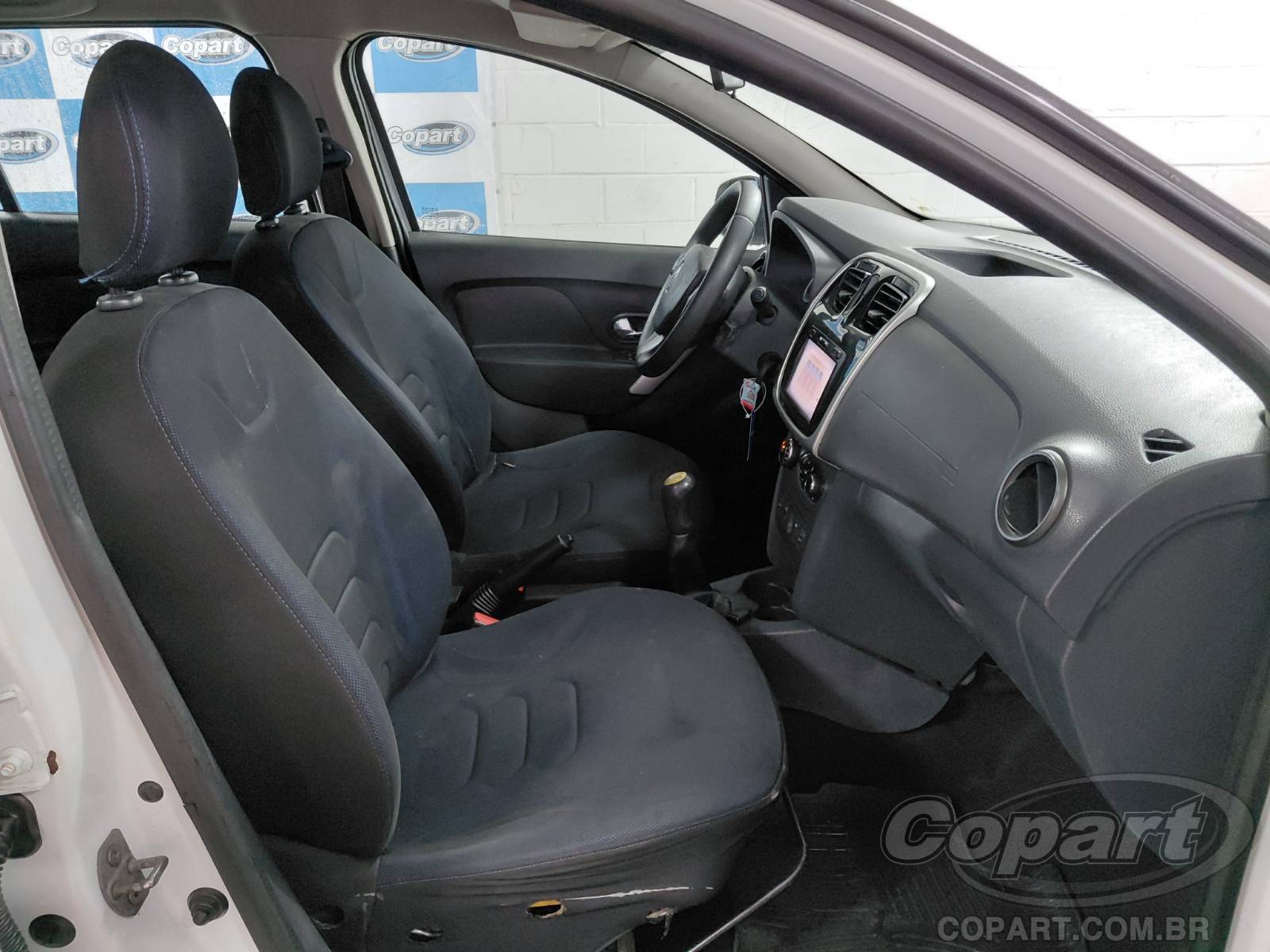 Foto 5: 2015 RENAULT SANDERO