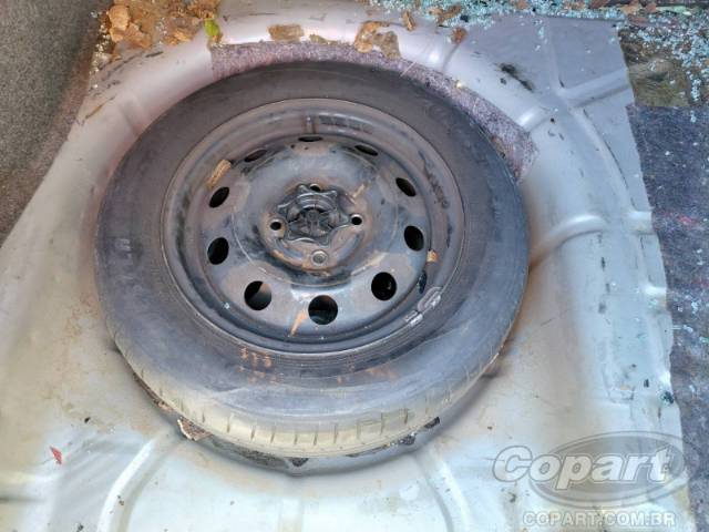 2010 FORD FIESTA SEDAN 