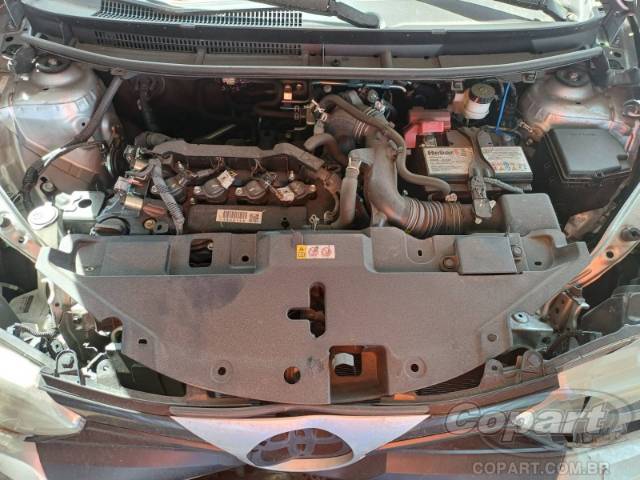 2025 TOYOTA YARIS SEDA 