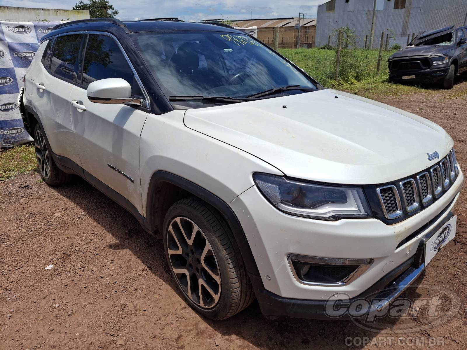 Veículo Jeep Compass Jeep Compass Limited High Tech 2.0 16V Tigershark 2021 Colisão Pequena Monta 2021 em leilão