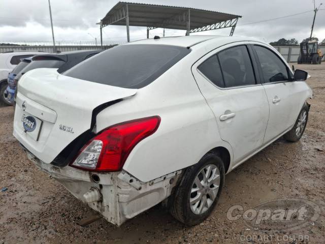2016 NISSAN VERSA 