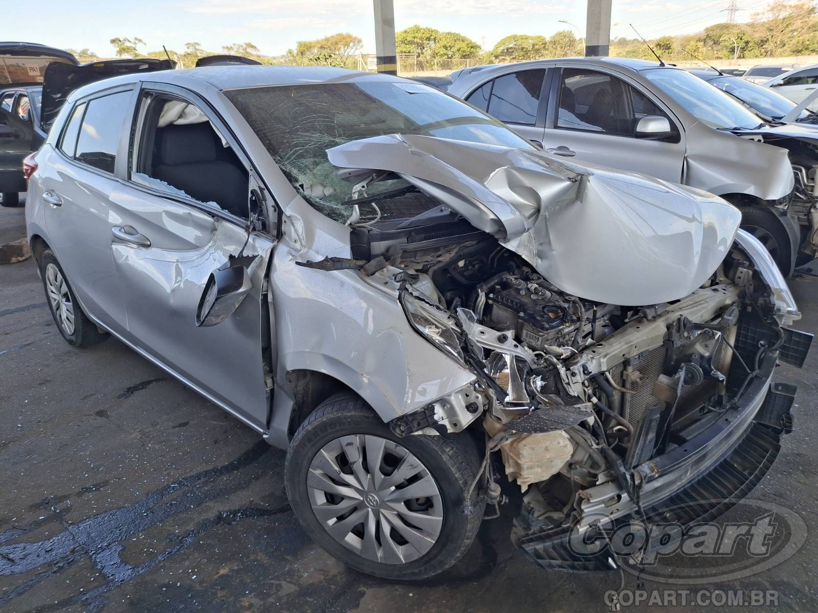 Toyota Yaris 2023 em leilão
