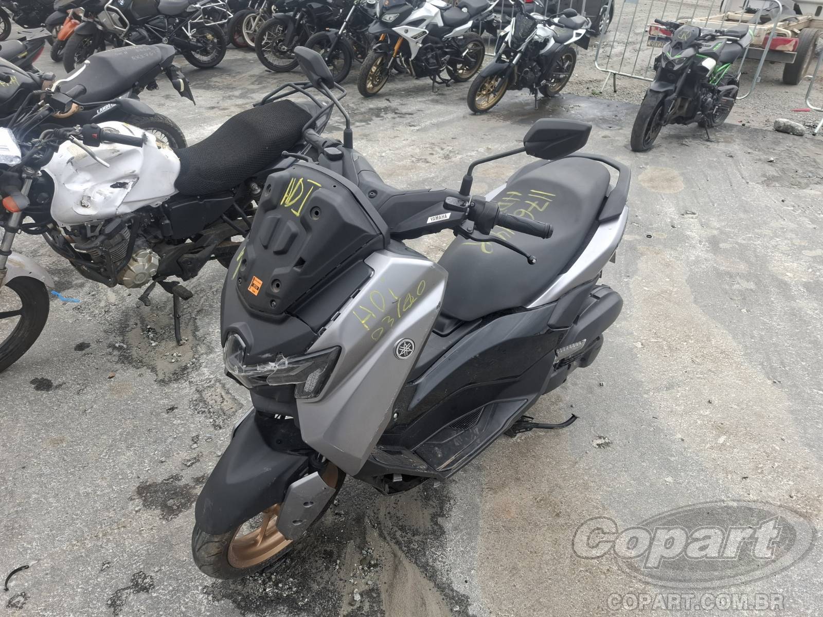 Foto 2: 2025 YAMAHA NMAX