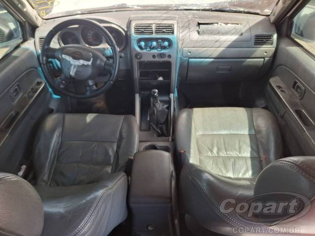 2005 NISSAN FRONTIER CD 