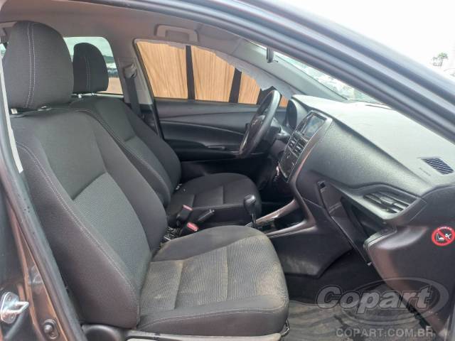 2024 TOYOTA YARIS SEDA 