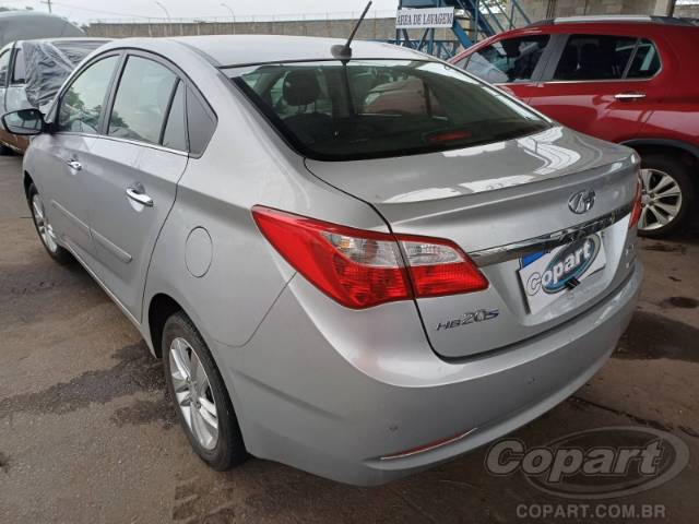 2015 HYUNDAI HB20S 