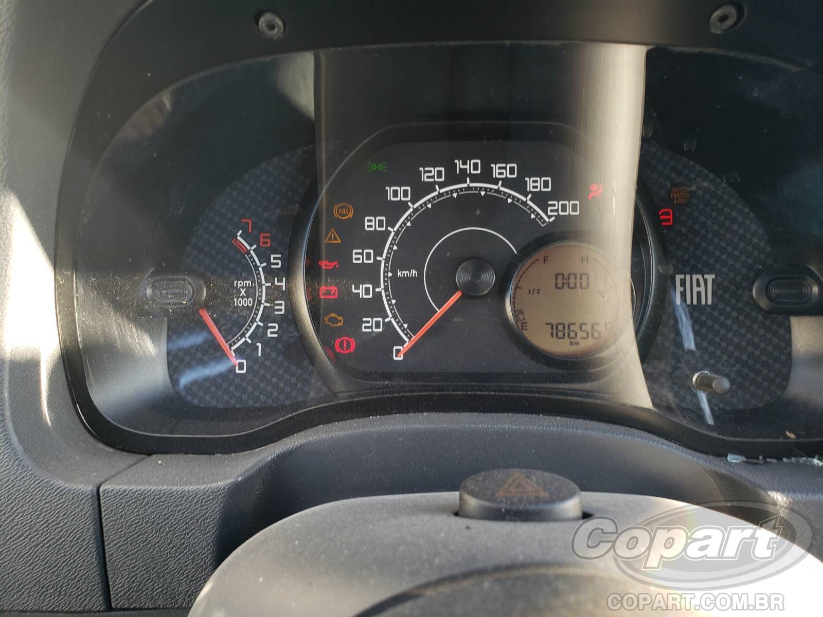Foto 8 de 10: 2016 FIAT PALIO