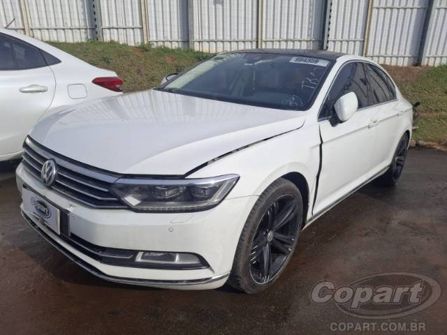 2018 VOLKSWAGEN PASSAT 