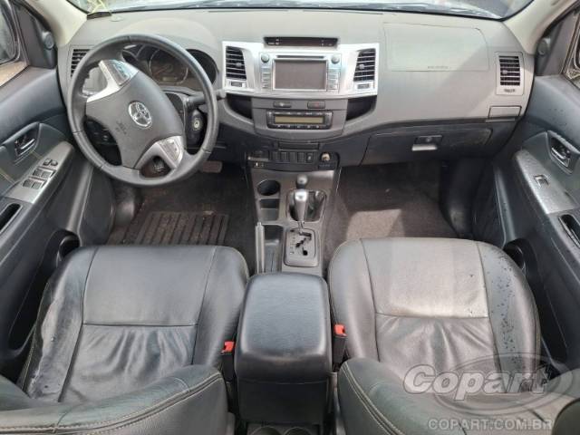 2015 TOYOTA HILUX CD 